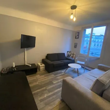 T2, Quartier St Georges Апартаменты Париж